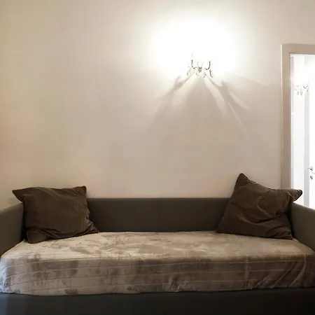 Flairhouse Bed & Breakfast *