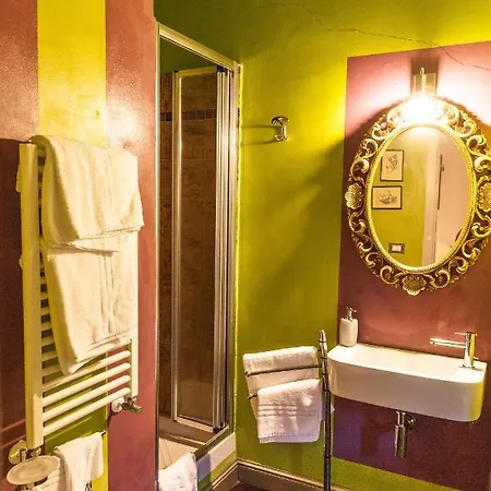 Bed & Breakfast Flairhouse *